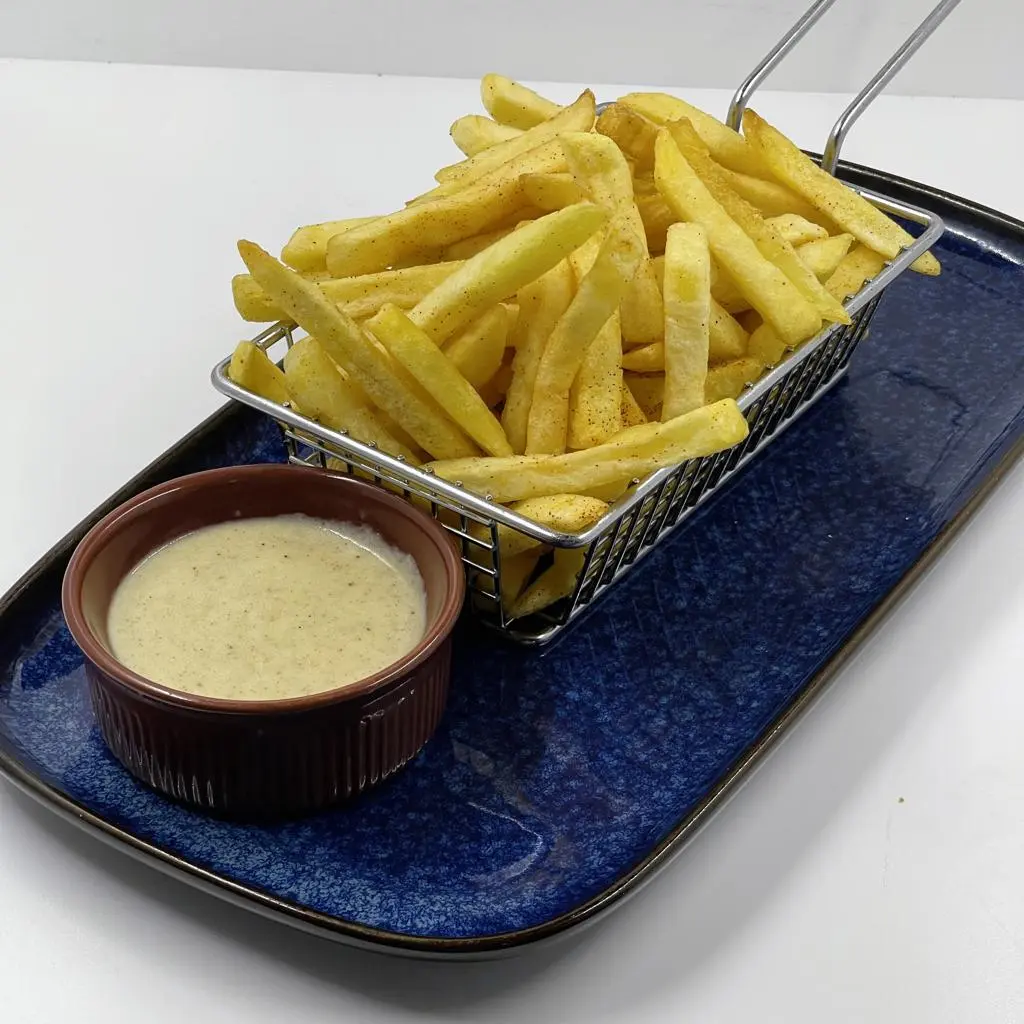 بطاطا مقلية مع جبن
